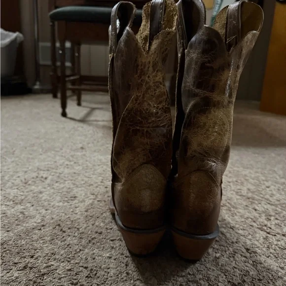 Justin Boots Distressed Brown Cowboy Boots - Picture 6 of 6